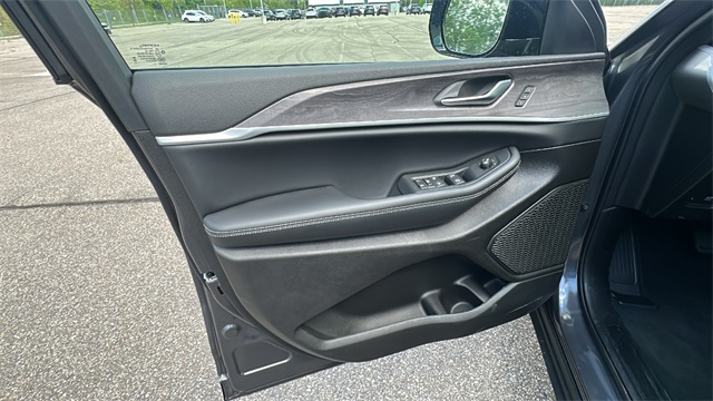 used 2025 Jeep Grand Cherokee car, priced at $48,703