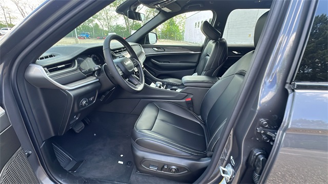 used 2025 Jeep Grand Cherokee car, priced at $48,703