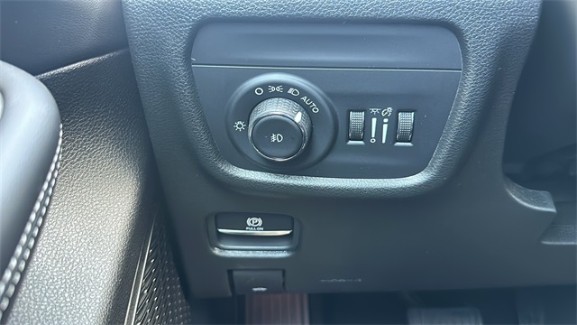 used 2025 Jeep Grand Cherokee car, priced at $48,703