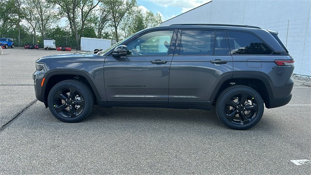 used 2025 Jeep Grand Cherokee car, priced at $48,703