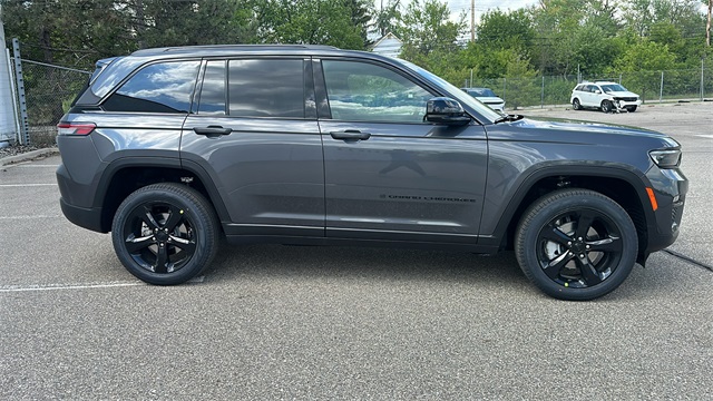 used 2025 Jeep Grand Cherokee car, priced at $48,703