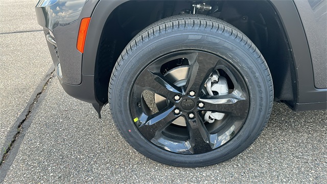 used 2025 Jeep Grand Cherokee car, priced at $48,703