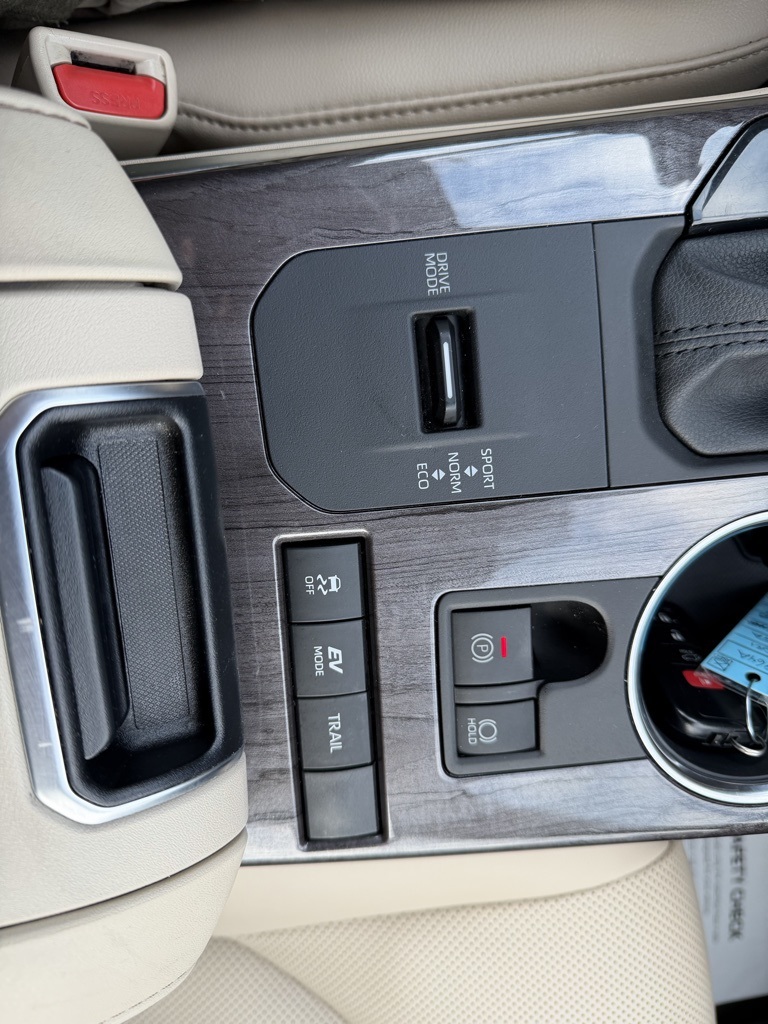 used 2021 Toyota Highlander Hybrid car, priced at $40,903