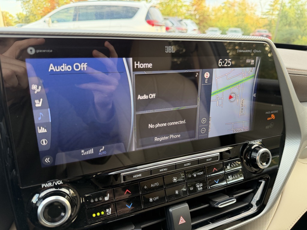 used 2021 Toyota Highlander Hybrid car, priced at $40,903