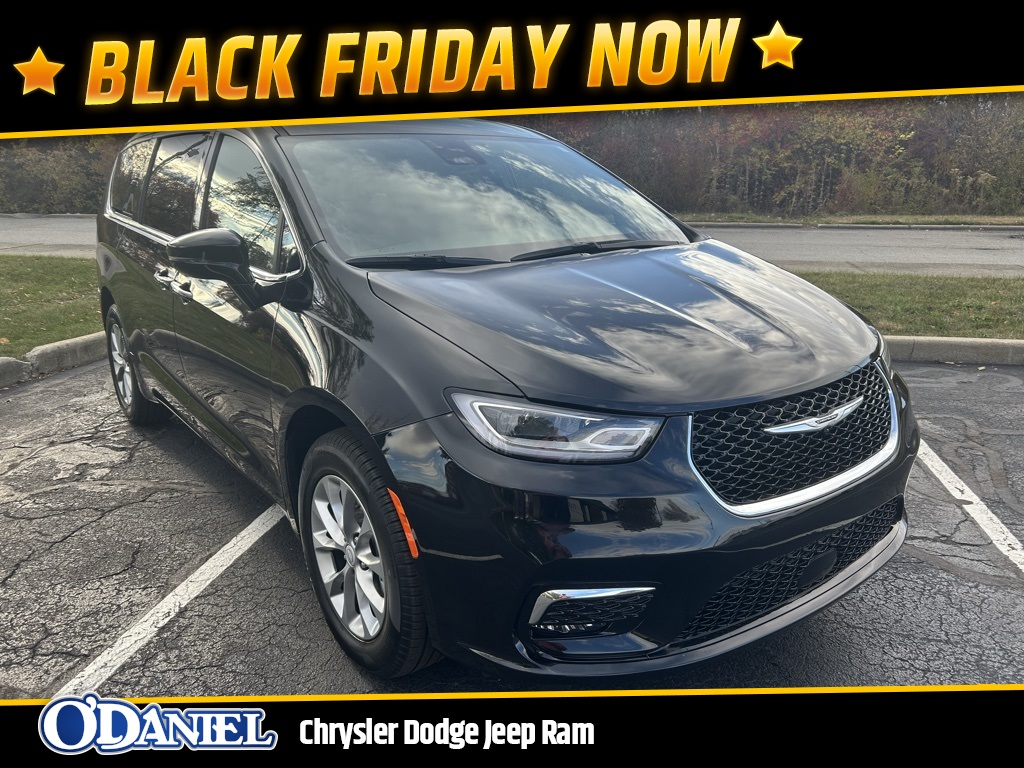 used 2025 Chrysler Pacifica car, priced at $41,000