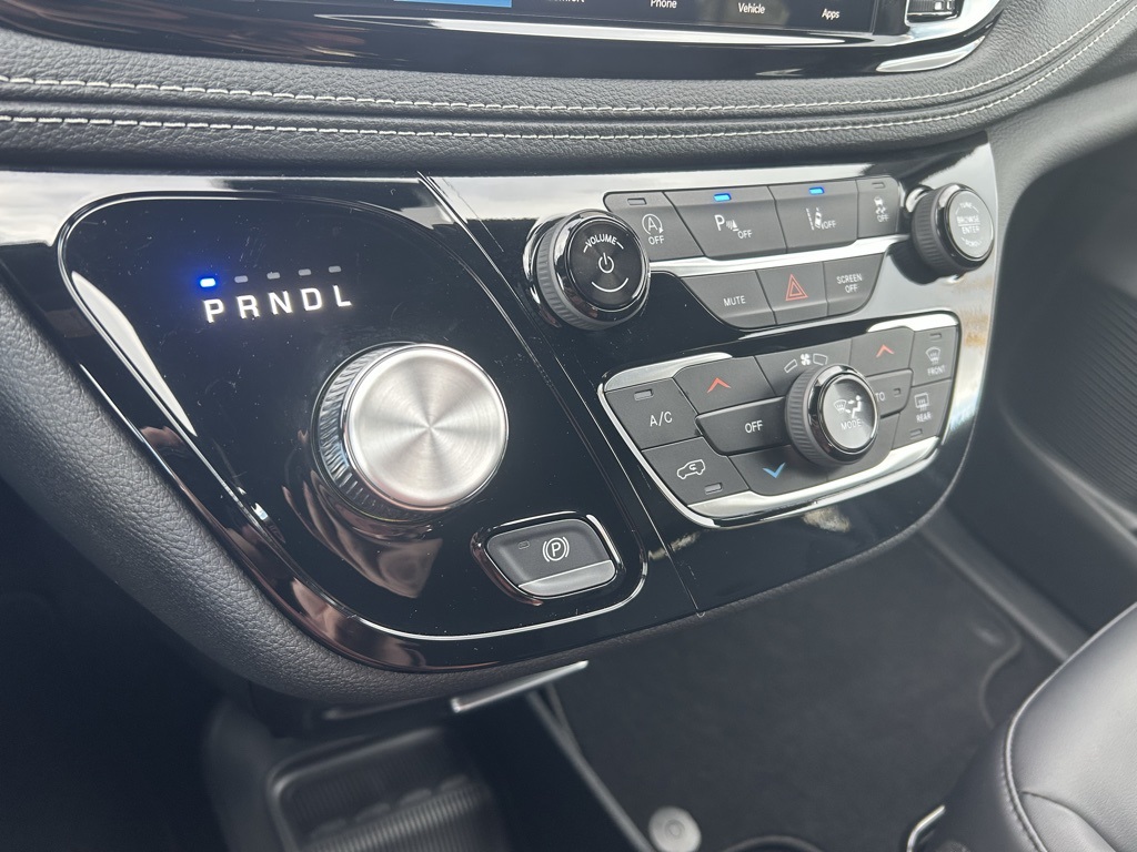 used 2025 Chrysler Pacifica car, priced at $41,000