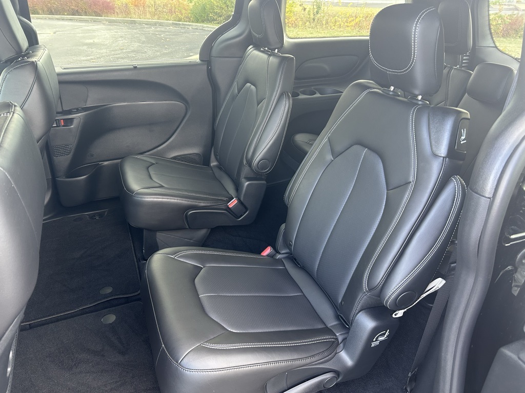 used 2025 Chrysler Pacifica car, priced at $41,000