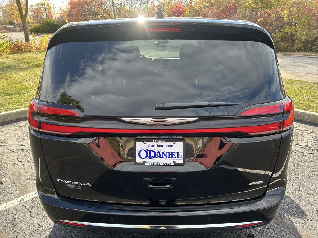 used 2025 Chrysler Pacifica car, priced at $41,000