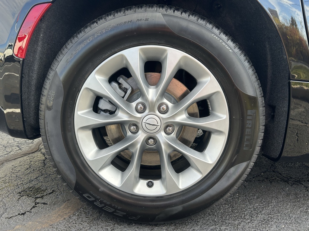 used 2025 Chrysler Pacifica car, priced at $41,000