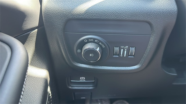 new 2025 Jeep Grand Cherokee car, priced at $46,275