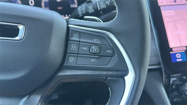 new 2025 Jeep Grand Cherokee car, priced at $46,275