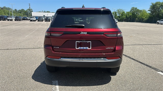 new 2025 Jeep Grand Cherokee car, priced at $46,275