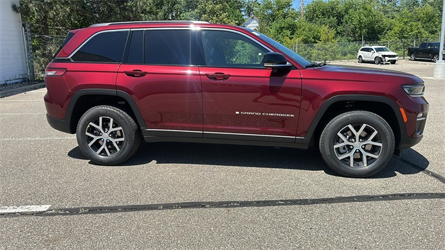 new 2025 Jeep Grand Cherokee car, priced at $46,275