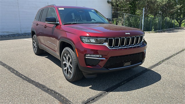 new 2025 Jeep Grand Cherokee car, priced at $46,275