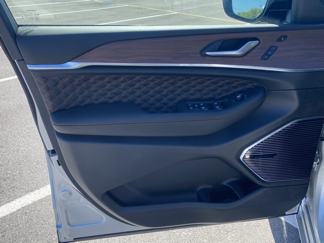 new 2025 Jeep Grand Cherokee car, priced at $52,998