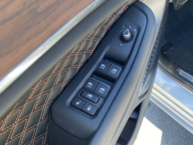 new 2025 Jeep Grand Cherokee car, priced at $52,998