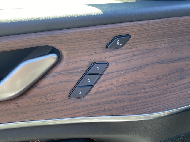 new 2025 Jeep Grand Cherokee car, priced at $52,998