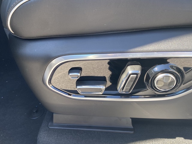 new 2025 Jeep Grand Cherokee car, priced at $52,998