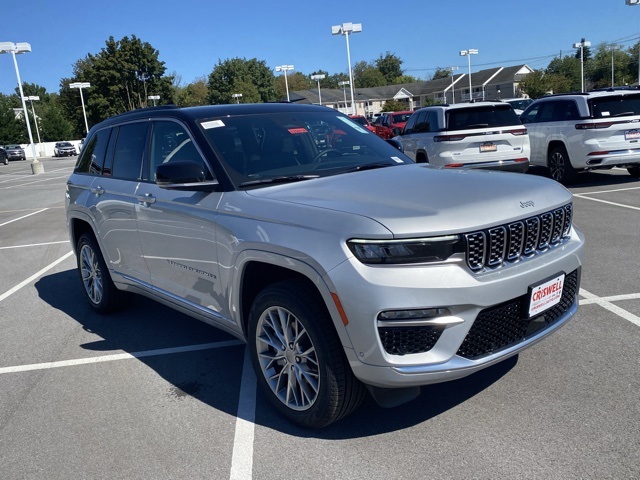 new 2025 Jeep Grand Cherokee car, priced at $52,998