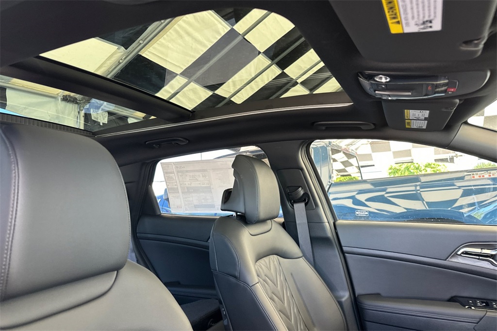 new 2025 Kia Sportage Plug-In Hybrid car, priced at $46,375