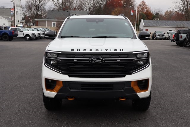 new 2025 Ford Expedition car, priced at $85,180