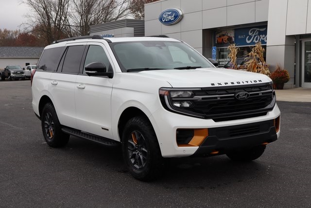 new 2025 Ford Expedition car, priced at $85,180