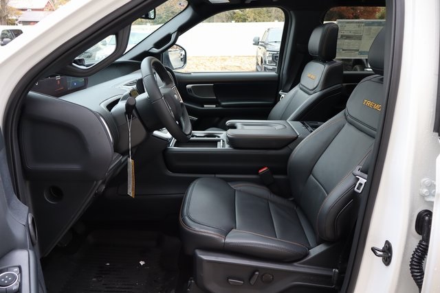 new 2025 Ford Expedition car, priced at $85,180