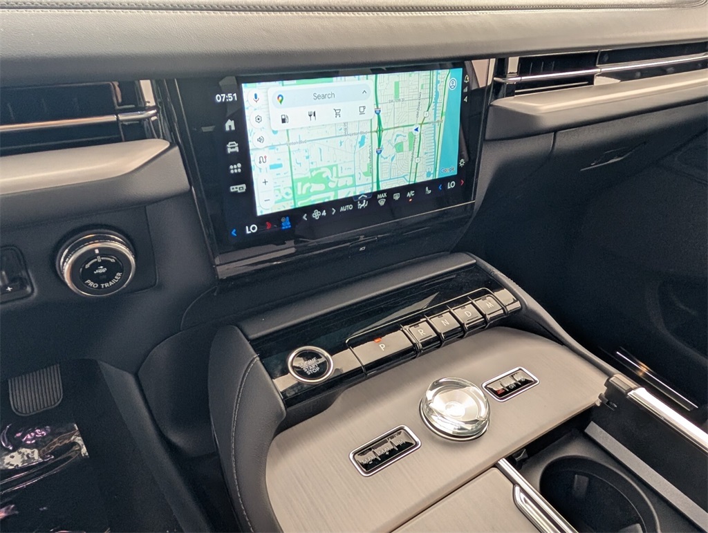 new 2025 Lincoln Navigator car, priced at $109,300