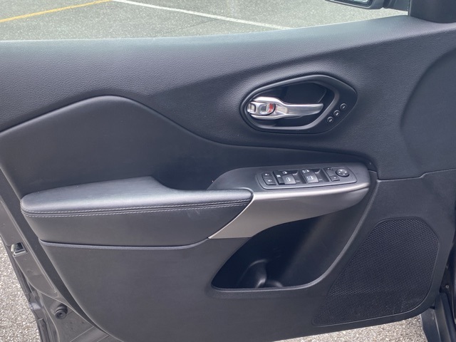 used 2021 Jeep Cherokee car, priced at $20,995