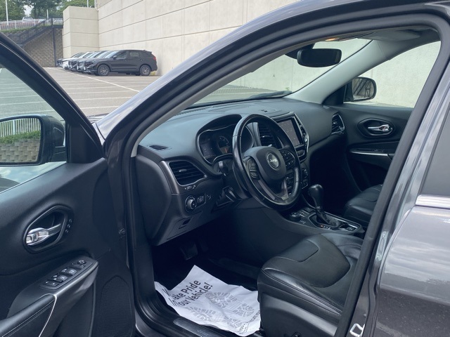 used 2021 Jeep Cherokee car, priced at $20,995