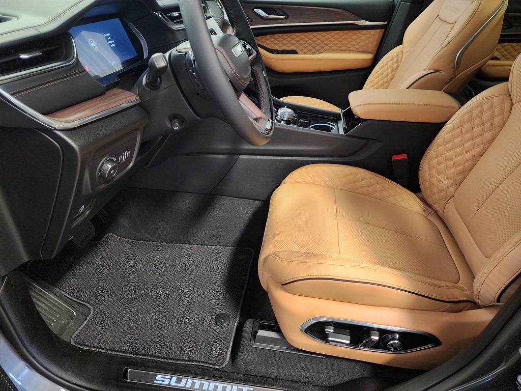 new 2025 Jeep Grand Cherokee L car, priced at $62,226