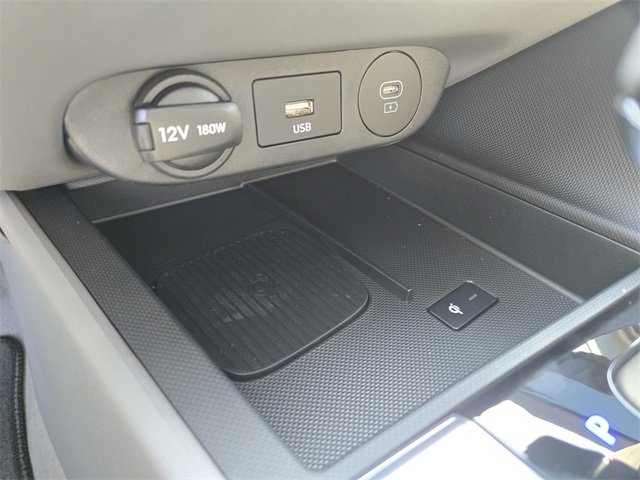 new 2025 Hyundai Elantra car, priced at $24,680