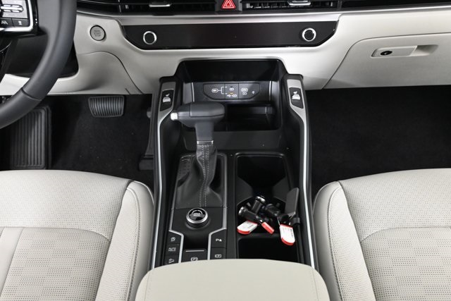 new 2025 Kia Sorento car, priced at $35,394
