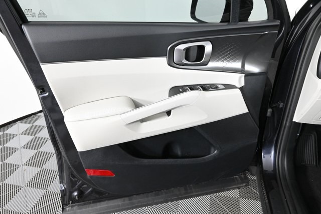 new 2025 Kia Sorento car, priced at $35,394