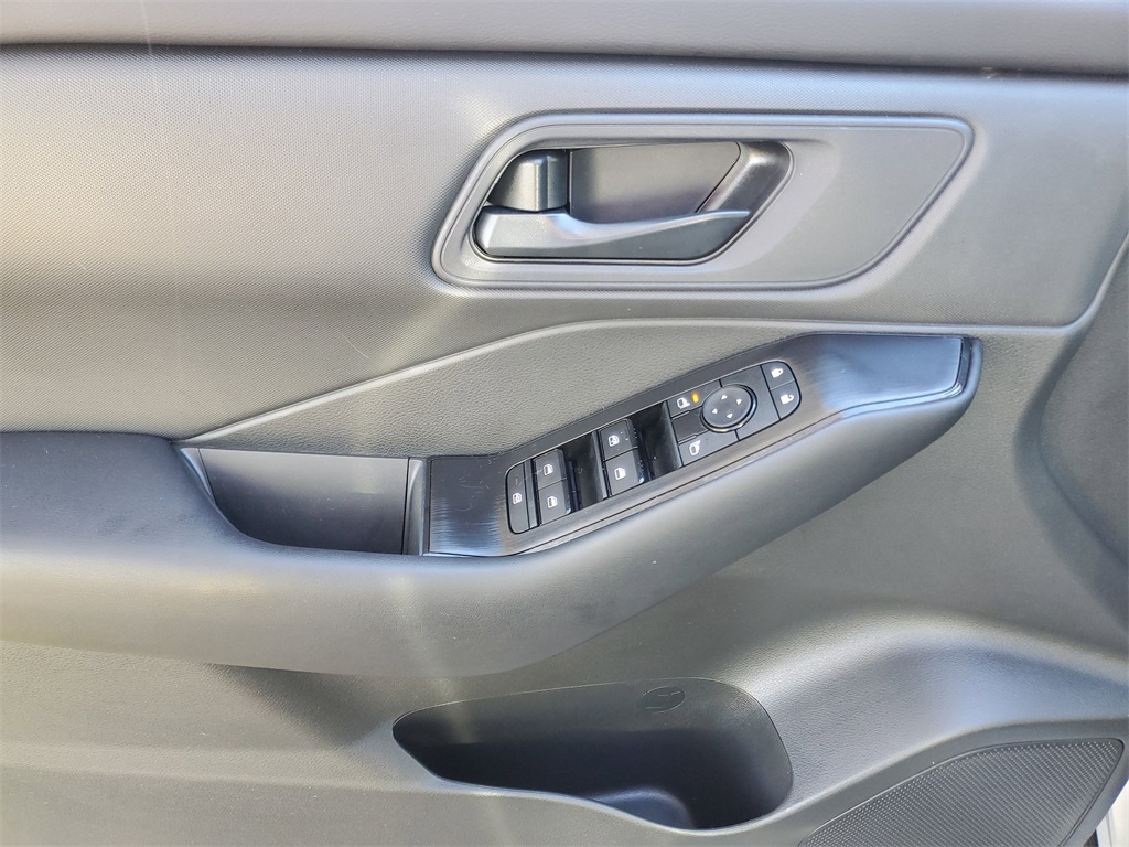 used 2025 Nissan Rogue car