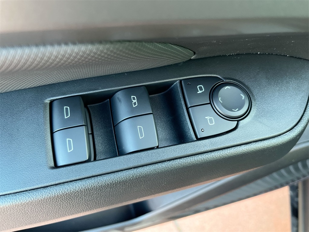 new 2025 Chevrolet Equinox EV car, priced at $41,220