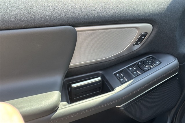 new 2025 Ford Expedition car, priced at $72,300