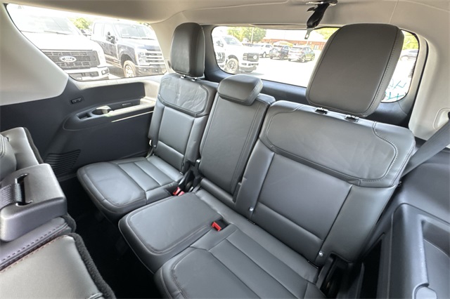 new 2025 Ford Expedition car, priced at $72,300
