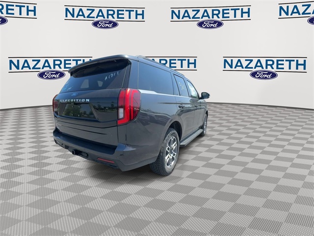 new 2025 Ford Expedition car, priced at $72,300