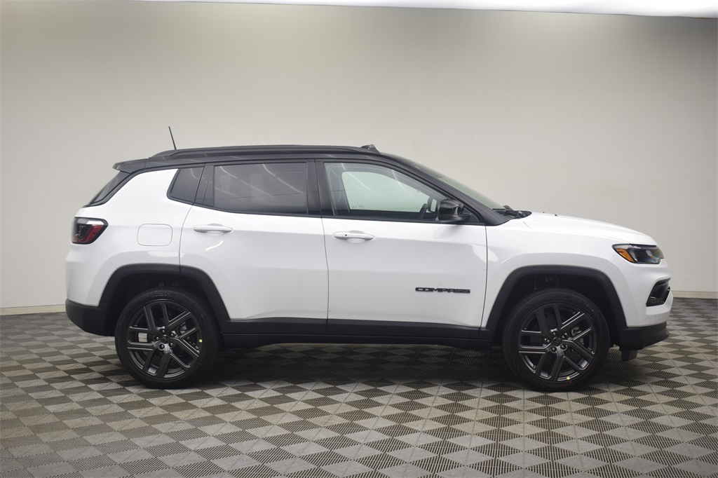 new 2025 Jeep Compass car, priced at $39,010