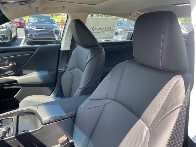 new 2025 Lexus ES car, priced at $49,424