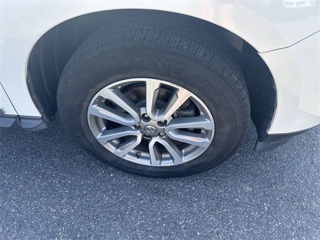 used 2014 Nissan Pathfinder car, priced at $7,595