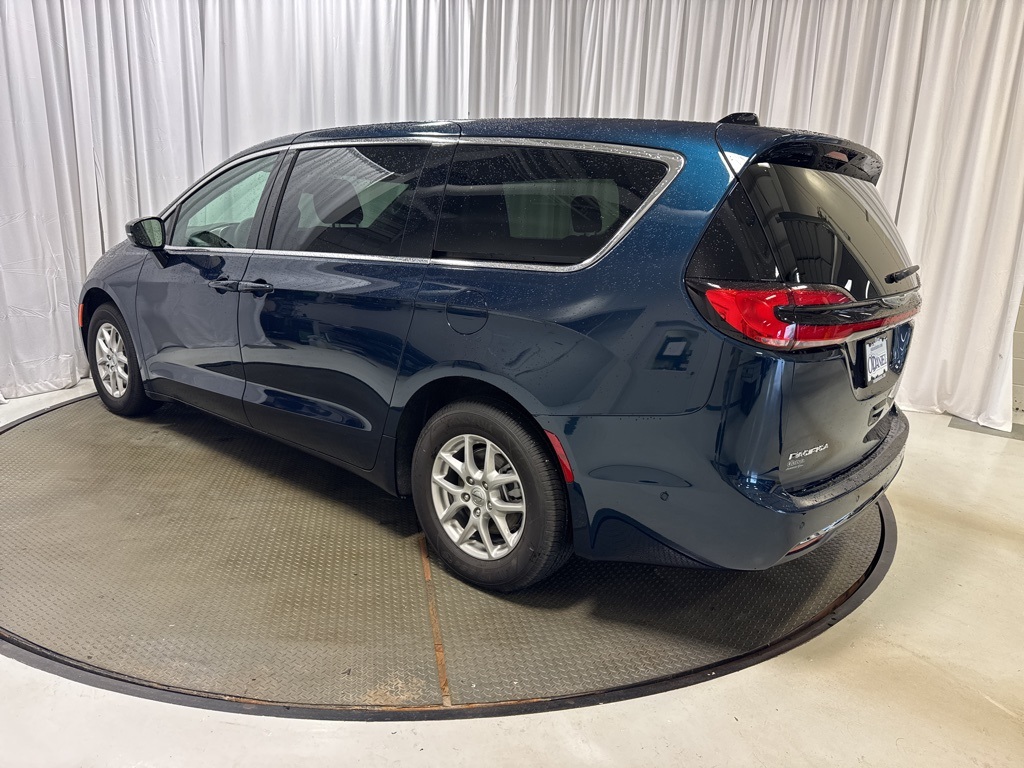 new 2025 Chrysler Pacifica car, priced at $42,383