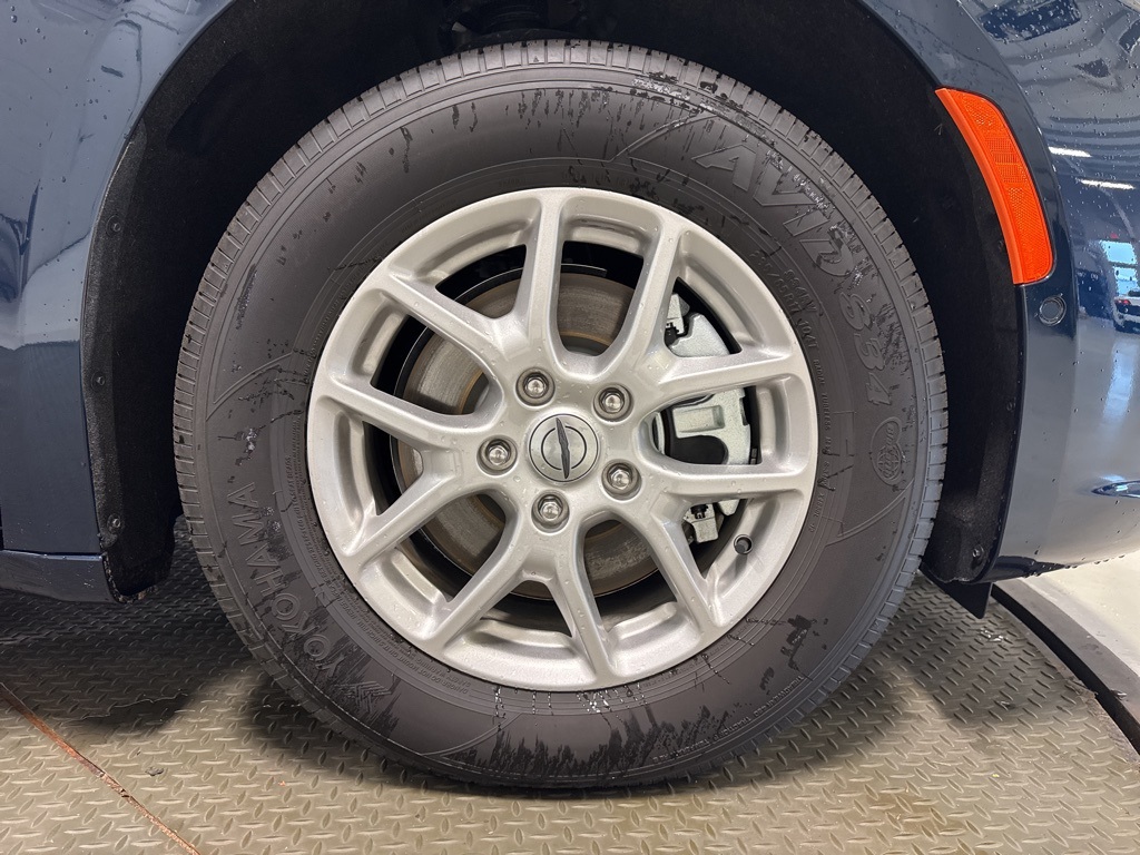 new 2025 Chrysler Pacifica car, priced at $42,383