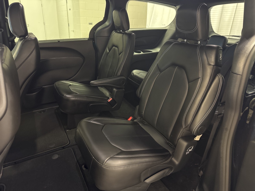 new 2025 Chrysler Pacifica car, priced at $42,383