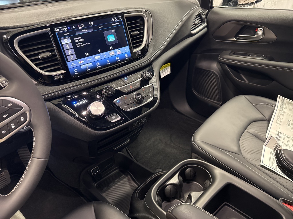 new 2025 Chrysler Pacifica car, priced at $42,383