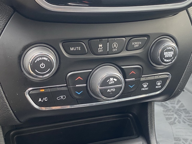 used 2021 Jeep Cherokee car, priced at $21,725