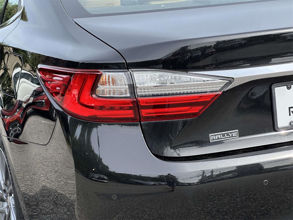 used 2018 Lexus ES car, priced at $27,975