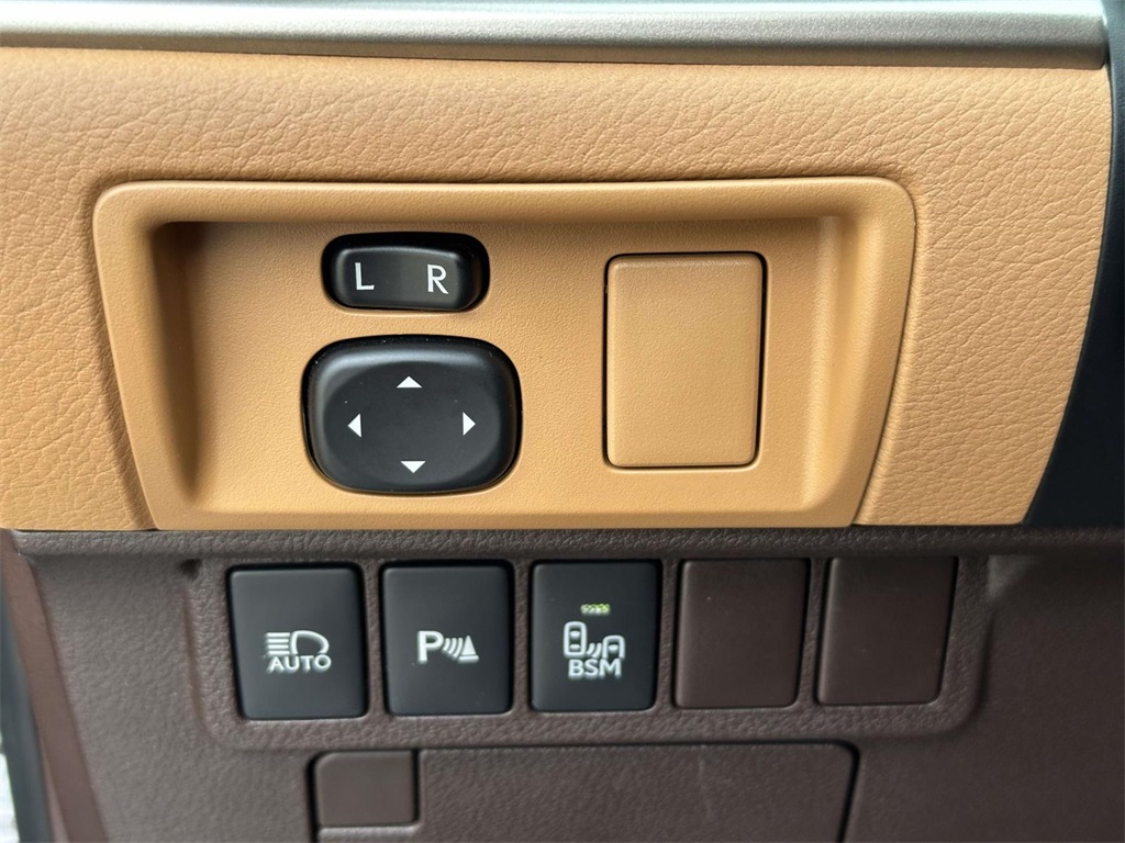 used 2018 Lexus ES car, priced at $27,975