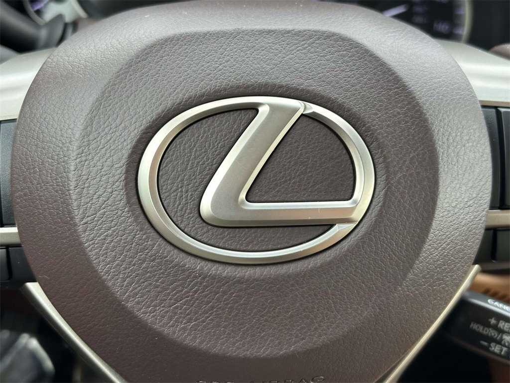 used 2018 Lexus ES car, priced at $27,975